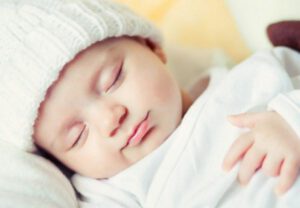 membiasakan bayi bisa tidur nyenyak